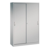 Schiebetürenschrank in Weißaluminium mit zwei Türen und ergonomischen Griffen.