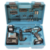Akku-Schlagbohrmaschine mit Zubehör im offenen blauen Koffer.