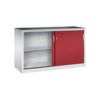 Rubinroter Werkzeugschrank mit Schiebetüren und zwei Innenfächern, aus Stahl gefertigt.