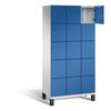 Schließfachschrank mit 15 Fächern in lichtgrau und enzianblauen Türen, teilweise geöffnet.