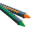 Wachsmalstifte mit ergonomischer Schiebehülse in orange und grün.