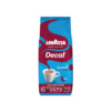Blaues Päckchen mit Lavazza Decaf Kaffee, Hinweis auf reichhaltige und vollmundige Verwendung.