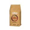 Beutel mit Lavazza Kaffee Qualita Oro, 100 % Arabica, in goldener Verpackung.