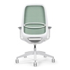 Bürodrehstuhl in grün/weiß mit luftdurchlässiger Rückenlehne, Sicht von hinten.