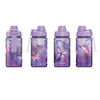 Lila Trinkflasche mit Schmetterlingsmotiven und Schnappverschluss, seitliche Ansicht.