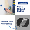 Magnete in Blau mit Vollkern-Ferrit Ausstattung und Haftkraft bis 2 kg, an einer Tafel platziert.