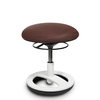 Hocker mit ergonomischer, gepolsterter Sitzfläche und stabiler Fußplatte in schlammfarben.