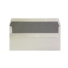 Briefumschlag ohne Fenster in neutraler Farbe mit glatter Oberfläche und flacher Klappe.