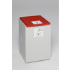 Abfallsammelsystem mit rotem Deckel und beschrifteter Vorderseite, ohne Inhalt oder Dekoration.