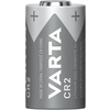 Lithium-Batterie vom Typ CR2 mit grauer Verpackung und weißen Markierungen.