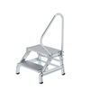 MUNK Podestleiter mit zwei Stufen und seitlichem Handlauf, aus Aluminium mit rutschfesten Füßen.