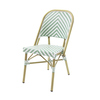 Stapelbarer Bistrostuhl mit gestreifter Polyrattan-Sitzfläche und klassischem Design.