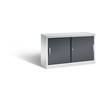Stahl-Schiebetürenschrank in schwarzgrau mit zwei Schiebetüren und ergonomischen Bügelgriffen.