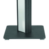 Schwarze Aluminiumsäule mit stabilen Standfuß, Teil einer LED-Standleuchte.