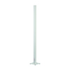 Weißer, minimalistischer Stehlampe mit quadratischem Fuß und hoher, schmaler Säule.