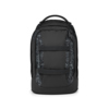 Schwarzer Schulrucksack mit grafischen Details und zwei seitlichen Befestigungsriemen.