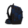 Schulrucksack in Seismic Blue mit geometrischem Muster, Seitenansicht.