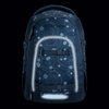 Schulrucksack MATE von COOCAZOO mit geometrischem Muster und reflektierenden Elementen in Blau.