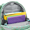 Offene Ansicht des COOCAZOO Schulrucksacks MATE mit Schulmaterialien in den Fächern.