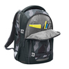 Schulrucksack COOCAZOO MATE Dark Race mit geöffneter Fronttasche und Inhalt.