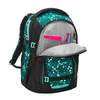 COOCAZOO Schulrucksack MATE Pixel Blox mit geöffnetem Hauptfach und Inhalt.