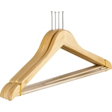 Kleiderbügel aus Holz mit rutschfestem Steg und Rockeinkerbungen für kostümiertes Aufhängen.