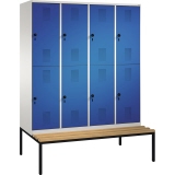 C+P Kleiderspind Evolo mit untergebauter Sitzbank 1.600 x 2.090 x 815 mm (B x H x T) 8 Fächer lichtgrau