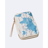 Kompaktes Reiseetui mit Weltkarten-Motiv, in geschlossener Ansicht auf weißem Hintergrund.