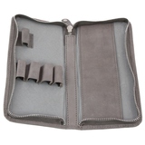 Graues Schreibgeräteetui mit elastischen Schlaufen und einem zusätzlichen Einschubfach, geöffnet.