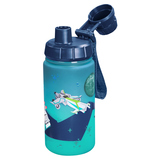 Bunte Trinkflasche aus Tritan mit einem Raumschiff-Motiv, blauem Deckel und Trageband.
