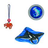 Drei magnetische Anhänger in verschiedenen Meeresdesigns für Ranzen-Accessoires.