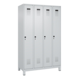 C+P Kleiderspind Evolo PLUS mit Standfuß 4 Abteile lichtgrau