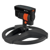 GARDENA Rasensprenger AquaZoom compact auf runder Basis mit einstellbarem Sprühmuster und -weite.