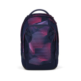 Satch Schulrucksack Match Plus in Seismic Pink mit sportlichem Design und frontalem Sichtwinkel.