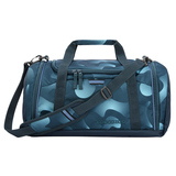 Sporttasche von COOCAZOO in blauen Camouflage-Farben mit Schultergurt und Tragegriffen.