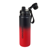 Edelstahl-Trinkflasche in rot-schwarzem Gradient mit Trinkverschluss und Handschlaufe.