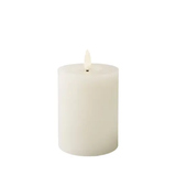 LED-Kerze im Wachs-Design, 7 x 11,2 cm, mit flackerndem Licht und 6-Stunden-Timer.