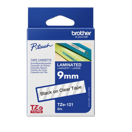 Schriftbandkassette mit schwarzer Schrift auf transparenter Folie in Verpackung.
