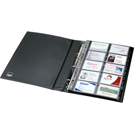 Schwarzes Visitenkarten-Ringbuch im A4-Format, geöffnet mit mehreren eingelegten Visitenkarten.
