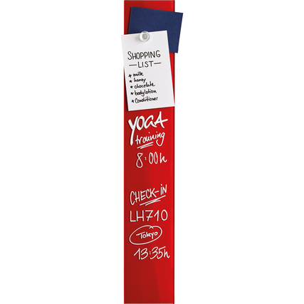 Intensivrotes Glasboard mit Notizen und handschriftlichen Einträgen.