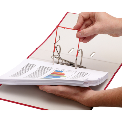 Zweiteiliger Clip in Rot zur einfachen Entnahme von Dokumenten aus einem Ordner.