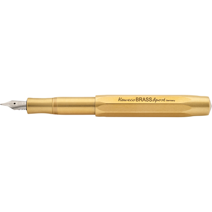 Füllfederhalter aus Messing in goldener Farbe, seitliche Ansicht mit aufgeschraubter Kappe.
