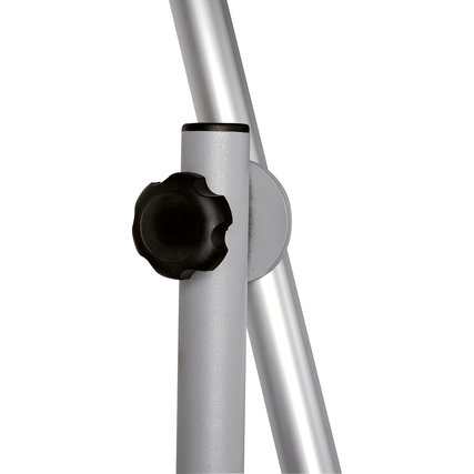 Nahaufnahme des verstellbaren Halterungsmechanismus eines Whiteboards.