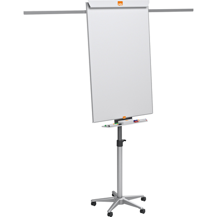 Mobiles Flipchart mit schlankem Rahmen und verstellbarem Fuß auf Rollen.