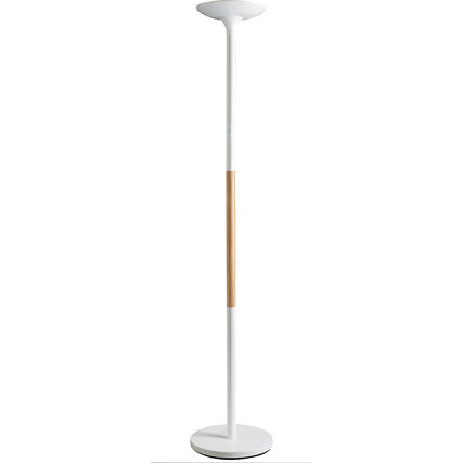 Deckenfluter mit Holzverkleidung und dimmbarem LED-Modul in skandinavischem Design.