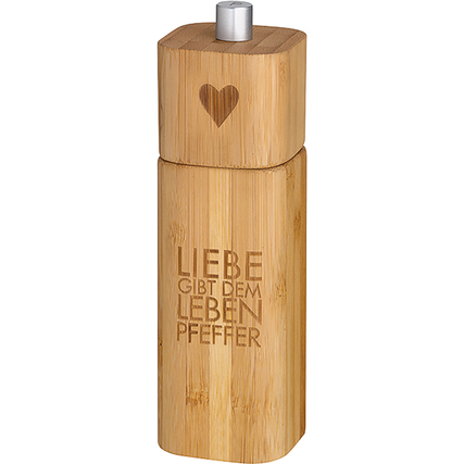 Pfeffermühle aus Bamboom mit Herzsymbol und der Aufschrift "Liebe gibt dem Leben Pfeffer".