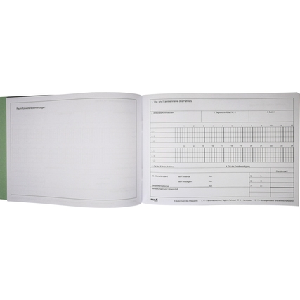 Offenes Fahrtenbuch mit leeren und strukturierten Seiten zur Lenkzeitdokumentation.