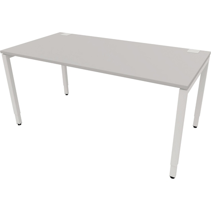 Schreibtisch in platinum traffic white mit minimalistischer Form und vier Beinen.