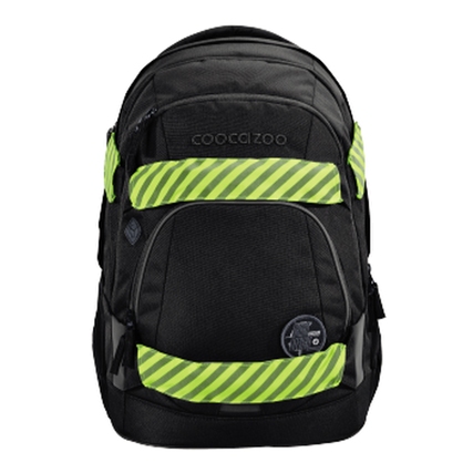 Schwarzer Schulrucksack mit neonfarbenem Sicherheitsüberzug und Reflexstreifen.