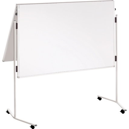 Zusammenklappbare Moderationstafel mit weißer Oberfläche und stabilen Standbeinen auf Rollen.